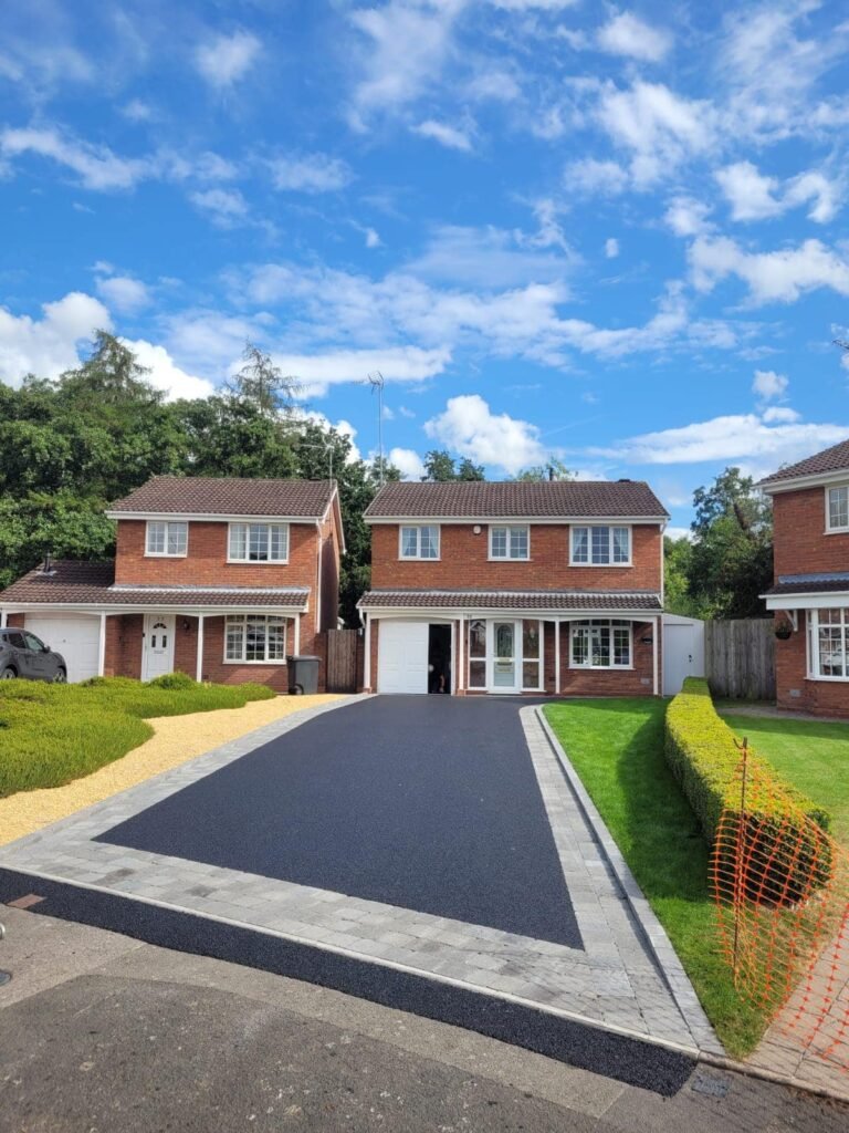 House-driveway-tarmac-surfacing-contractor.jpg
