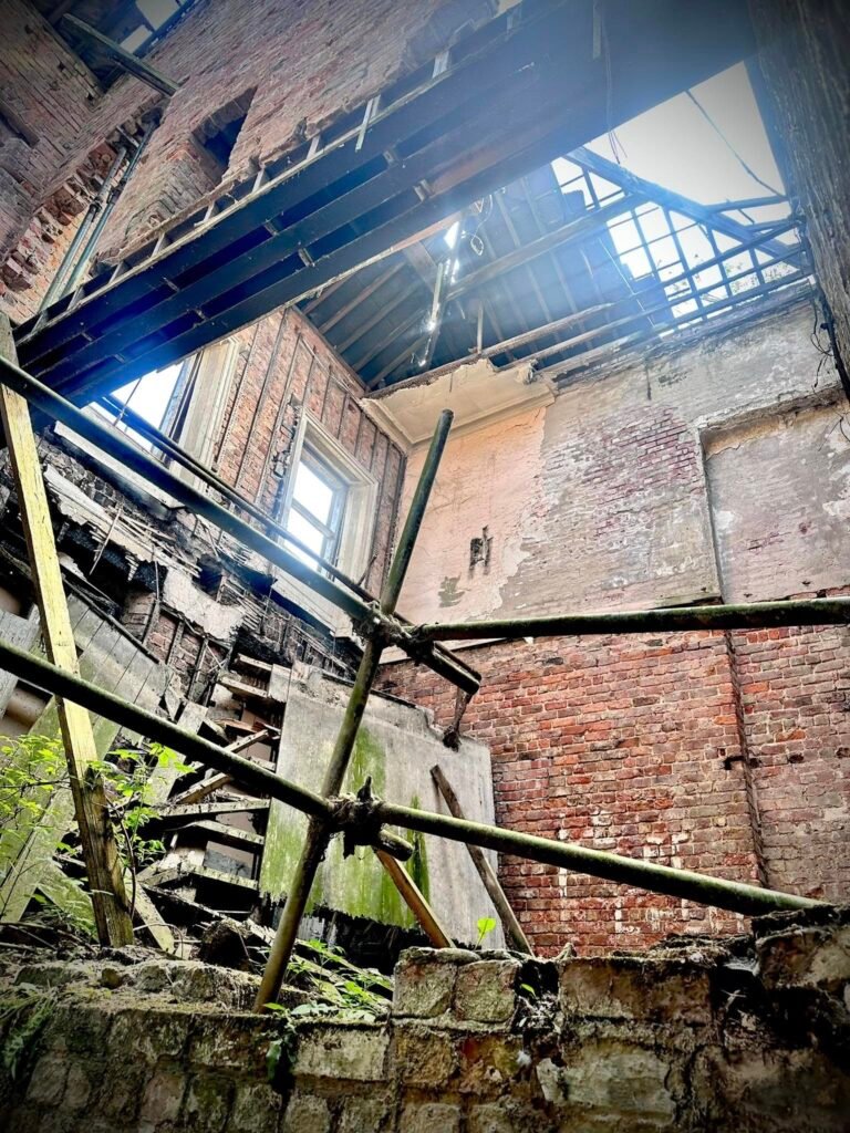 Commercial building demolition contractors